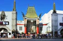 Graumans chinesisches Theater in der Hollywood-Prachtstraße lizenzfreie stockfotos Graumans chinesisches Theater in der Hollywood-Prachtstraße lizenzfreie stockfotos