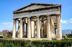 GRECIA, ATENAS - 29 DE MARZO DE 2017: El templo de Hephaestus imagenes de archivo GRECIA, ATENAS - 29 DE MARZO DE 2017: El templo de Hephaestus imagenes de archivo