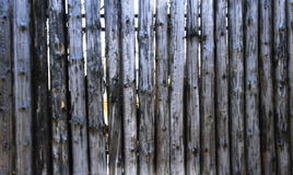 Grey Old Log Cabin Wall-Textuur De donkere Rustieke Muur van het Huislogboek Horizontale Betimmerde Achtergrond Royalty-vrije Stock Afbeeldingen