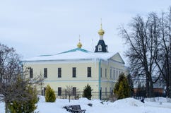 Grondgebied van de winterachtergrond van het gebied van Dmitrov het Kremlin Moskou stock afbeeldingen Grondgebied van de winterachtergrond van het gebied van Dmitrov het Kremlin Moskou stock afbeeldingen