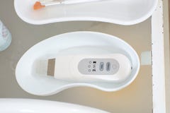 Großaufnahme der medizinischen Werkzeuge für die Schale und die Gesichtsreinigung stockbild Großaufnahme der medizinischen Werkzeuge für die Schale und die Gesichtsreinigung stockbild