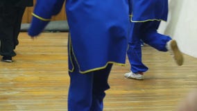 Grup ludzi stażowe sztuki samoobrony w gym Styczeń 3, 2018, Syberia, Novosibirsk, Rosja zdjęcie wideo Grup ludzi stażowe sztuki samoobrony w gym Styczeń 3, 2018, Syberia, Novosibirsk, Rosja zdjęcie wideo