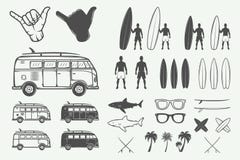 Grupo de elementos surfando do projeto do verão do vintage no estilo retro ilustração do vetor Grupo de elementos surfando do projeto do verão do vintage no estilo retro ilustração do vetor
