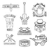 Grupo de logotipos retros monocromáticos do vintage, crachás ilustração royalty free Grupo de logotipos retros monocromáticos do vintage, crachás ilustração royalty free
