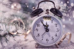 Grußkarte guten Rutsch ins Neue Jahr 2016! mit Weinleseuhr lizenzfreie stockbilder Grußkarte guten Rutsch ins Neue Jahr 2016! mit Weinleseuhr lizenzfreie stockbilder