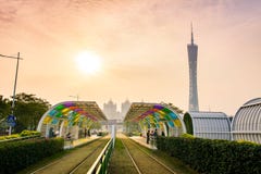 GUANGZHOU, CHINA - JANUARI 3, 2018: De trampost van de Guangzhoustad royalty-vrije stock afbeeldingen GUANGZHOU, CHINA - JANUARI 3, 2018: De trampost van de Guangzhoustad royalty-vrije stock afbeeldingen