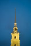 Guglia del Peter e di Paul Cathedral, San Pietroburgo, Russia immagine stock libera da diritti Guglia del Peter e di Paul Cathedral, San Pietroburgo, Russia immagine stock libera da diritti