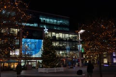 Guildhallfyrkant i Southampton på julnatt royaltyfri bild Guildhallfyrkant i Southampton på julnatt royaltyfri bild