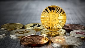 Guld- bitcoinmynt arkivfoton Guld- bitcoinmynt arkivfoton