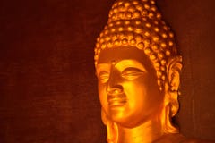 Guld- kulör förebild av lorden Buddha fotografering för bildbyråer Guld- kulör förebild av lorden Buddha fotografering för bildbyråer