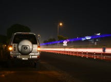Gurgaon, Índia: 19 de agosto de 2015: Legendry Tata Safari SUV em uma estrada urbana em Gurgaon imagem de stock Gurgaon, Índia: 19 de agosto de 2015: Legendry Tata Safari SUV em uma estrada urbana em Gurgaon imagem de stock