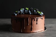 Gâteau de chocolat fait maison délicieux frais photo libre de droits Gâteau de chocolat fait maison délicieux frais photo libre de droits