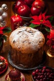 Gâteau de Panettone pour Noël image libre de droits Gâteau de Panettone pour Noël image libre de droits
