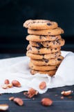 Gâteaux aux pépites de chocolat et arachide image stock Gâteaux aux pépites de chocolat et arachide image stock