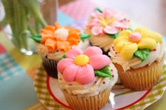 Gâteaux de fleur image stock Gâteaux de fleur image stock