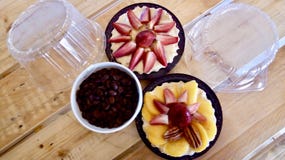 Gâteaux pour goûter un bon dessert photographie stock Gâteaux pour goûter un bon dessert photographie stock
