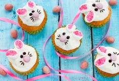 gâteaux Pâques de lapin photographie stock gâteaux Pâques de lapin photographie stock