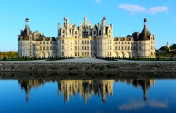 Górska chata De Chambord jest wielkim górską chatą w Loire dolinie, Francja zdjęcie stock Górska chata De Chambord jest wielkim górską chatą w Loire dolinie, Francja zdjęcie stock