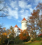 Górska chata Konopiste w jesień dniu, republika czech Zdjęcia Stock Górska chata Konopiste w jesień dniu, republika czech Zdjęcia Stock