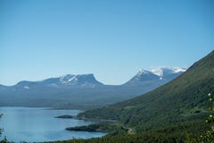 Hafen der nordischen Region gefangen genommen auf Sommer mit Teleobjektiv an einem sonnigen Tag stockfoto Hafen der nordischen Region gefangen genommen auf Sommer mit Teleobjektiv an einem sonnigen Tag stockfoto