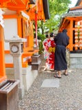 HAKONE, JAPAN - JULI 02, 2017: Mooie mening van rode Tori Gate bij het Heiligdom van Fushimi Inari in Kyoto, Japan stock afbeelding HAKONE, JAPAN - JULI 02, 2017: Mooie mening van rode Tori Gate bij het Heiligdom van Fushimi Inari in Kyoto, Japan stock afbeelding