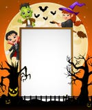 Halloween-Zeichen mit Dracula- und frankenstein und Hexenreitbesenstiel und furchtsamem Baum lizenzfreie abbildung Halloween-Zeichen mit Dracula- und frankenstein und Hexenreitbesenstiel und furchtsamem Baum lizenzfreie abbildung