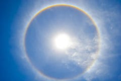 Halo de Sun dans le ciel photographie stock libre de droits Halo de Sun dans le ciel photographie stock libre de droits