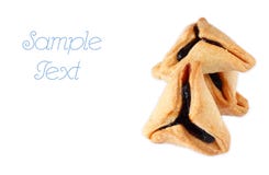 Hamantaschen kakor eller hamans gå i ax för Purim beröm. isolerat fotografering för bildbyråer Hamantaschen kakor eller hamans gå i ax för Purim beröm. isolerat fotografering för bildbyråer
