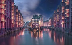 Hamburg Speicherstadt podczas gdy noc z gwiazdami zdjęcia royalty free Hamburg Speicherstadt podczas gdy noc z gwiazdami zdjęcia royalty free