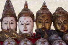 Hand - gemaakte herinneringen op de markt in Inle-Meer myanmar royalty-vrije stock afbeelding Hand - gemaakte herinneringen op de markt in Inle-Meer myanmar royalty-vrije stock afbeelding