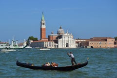 handola na tle wyspa San Giorgio Maggiore fotografia stock handola na tle wyspa San Giorgio Maggiore fotografia stock