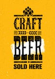 Handwerks-Bier verkaufte hier raue Fahne Vektor-Handwerker-Getränkeillustrations-Konzept des Entwurfes auf Schmutz beunruhigtem H Lizenzfreie Stockfotos Handwerks-Bier verkaufte hier raue Fahne Vektor-Handwerker-Getränkeillustrations-Konzept des Entwurfes auf Schmutz beunruhigtem H Lizenzfreie Stockfotos