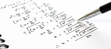 Handwriting mathematics quadratic równania formuła na egzaminie, praktyce, quizie lub tescie w matematyki klasie, zdjęcia royalty free Handwriting mathematics quadratic równania formuła na egzaminie, praktyce, quizie lub tescie w matematyki klasie, zdjęcia royalty free