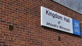 Harlow, England - 13. März 2019 Das Königreich Hall von Jehovahs-Zeuge, gelegen im Heftklammer-Bindungsbereich stockfoto Harlow, England - 13. März 2019 Das Königreich Hall von Jehovahs-Zeuge, gelegen im Heftklammer-Bindungsbereich stockfoto