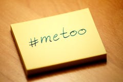 Hashtagmetoo # geschreven de post-it van het post-itblad stock afbeelding Hashtagmetoo # geschreven de post-it van het post-itblad stock afbeelding