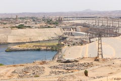 Haut barrage à Assouan - l'Egypte photographie stock libre de droits Haut barrage à Assouan - l'Egypte photographie stock libre de droits