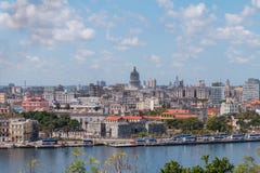 Havana Cityscape tomada em um dia nebuloso fotos de stock Havana Cityscape tomada em um dia nebuloso fotos de stock