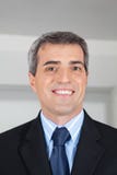 Headshot de vieil homme d'affaires photo stock Headshot de vieil homme d'affaires photo stock