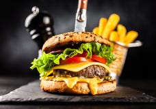 Heerlijke geroosterde burgers stock afbeeldingen Heerlijke geroosterde burgers stock afbeeldingen