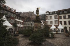Heidelberg/Alemania - 1 de enero - 2016: Mercado en el día de Año Nuevo en Heidelberg imagenes de archivo Heidelberg/Alemania - 1 de enero - 2016: Mercado en el día de Año Nuevo en Heidelberg imagenes de archivo