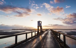 Heilig Eiland, Verhoogde weg Veiligheidsschuilplaats northumberland engeland het UK royalty-vrije stock foto Heilig Eiland, Verhoogde weg Veiligheidsschuilplaats northumberland engeland het UK royalty-vrije stock foto