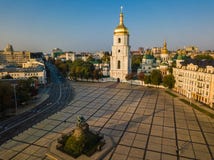 Heiliges Sophia-` s Kathedrale, Quadrat mit Bohdan Khmelnytsky Monument Kiew Kiyv Ukraine mit Orten der Interessen-Antenne stockbild Heiliges Sophia-` s Kathedrale, Quadrat mit Bohdan Khmelnytsky Monument Kiew Kiyv Ukraine mit Orten der Interessen-Antenne stockbild