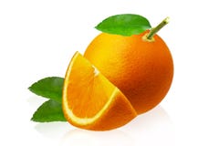 Hel orange frukt och skivor som isoleras på vit bakgrund royaltyfria bilder Hel orange frukt och skivor som isoleras på vit bakgrund royaltyfria bilder