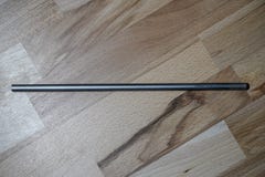 Helsinki, Finlandia - 28 marzo 2019: La paglia ha fatto di metallo di titanio per gli scopi sostenibili e non non usando quei di fotografia stock Helsinki, Finlandia - 28 marzo 2019: La paglia ha fatto di metallo di titanio per gli scopi sostenibili e non non usando quei di fotografia stock