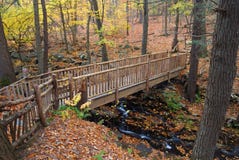 Herbst-Brücke stockbild Herbst-Brücke stockbild