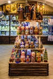 Herinneringen en Russische poppen in de Ministerie van Buitenlandse Zakenopslag gom royalty-vrije stock afbeelding Herinneringen en Russische poppen in de Ministerie van Buitenlandse Zakenopslag gom royalty-vrije stock afbeelding