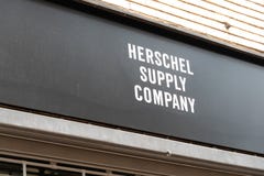 Herschel Supply Company-winkelbuitenkant stock afbeeldingen Herschel Supply Company-winkelbuitenkant stock afbeeldingen