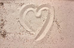 Herzzeichnung im Sand stockfoto Herzzeichnung im Sand stockfoto