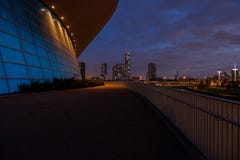Het Aquatics-Centrum bij nacht, Londen stock fotografie Het Aquatics-Centrum bij nacht, Londen stock fotografie