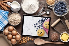 Het Baksel van de voedseltablet het Koken royalty-vrije stock afbeeldingen Het Baksel van de voedseltablet het Koken royalty-vrije stock afbeeldingen